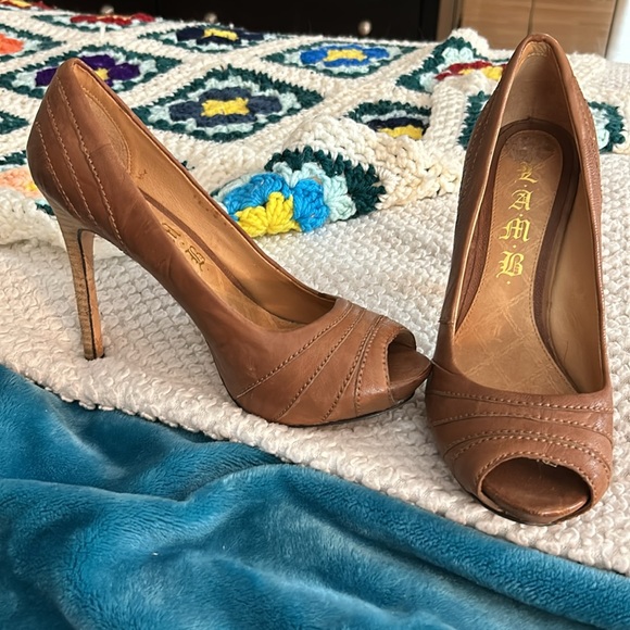 L.A.M.B Gwen Stefani Genuine Leather Platform Wood Heel Pumps - Picture 16 of 17